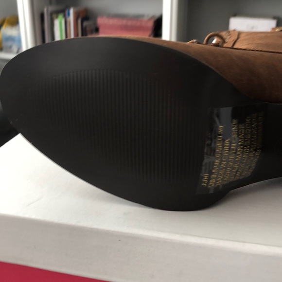 Boots 👢 - Picture 3 of 4